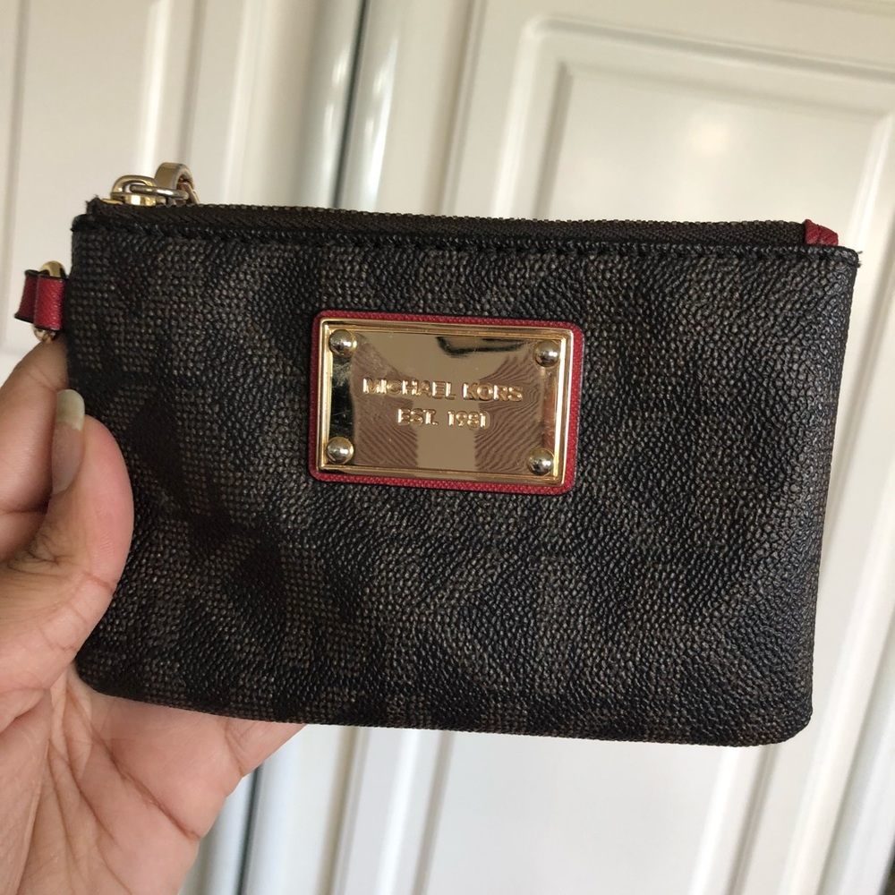 MICHAEL KORS wristlet
